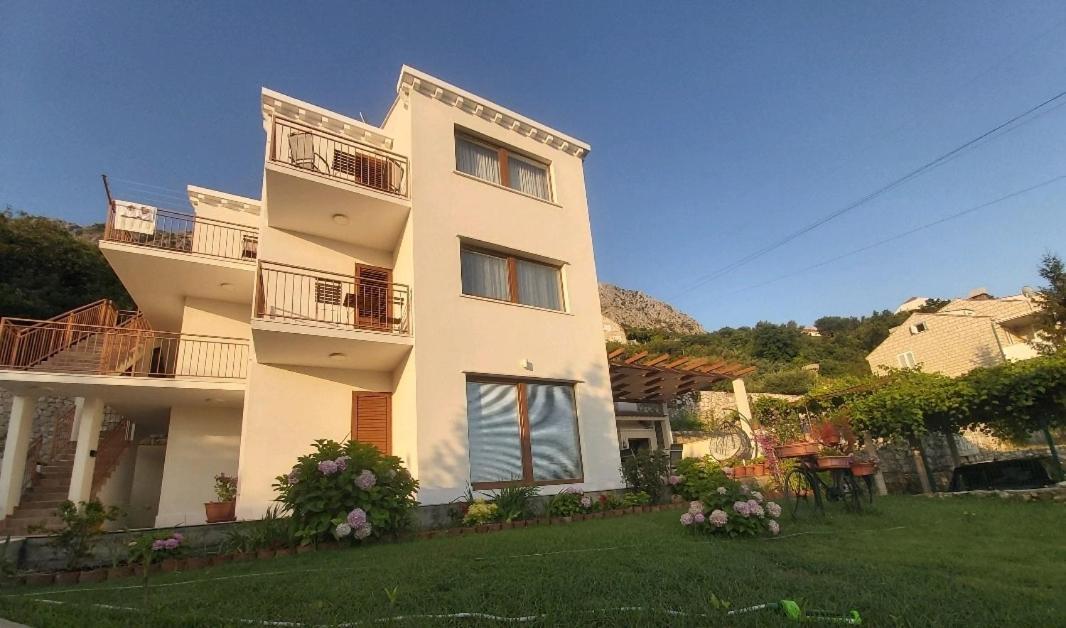 Villa Pergola-Apartment Toni Mlini Bagian luar foto